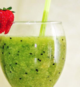 fructe bio pentru a prepara un shake